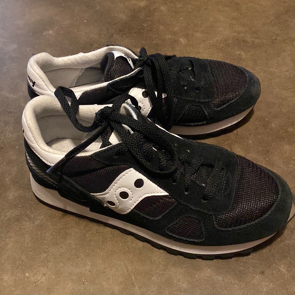 Women’s Saucony Shadow size 6.5 black and white